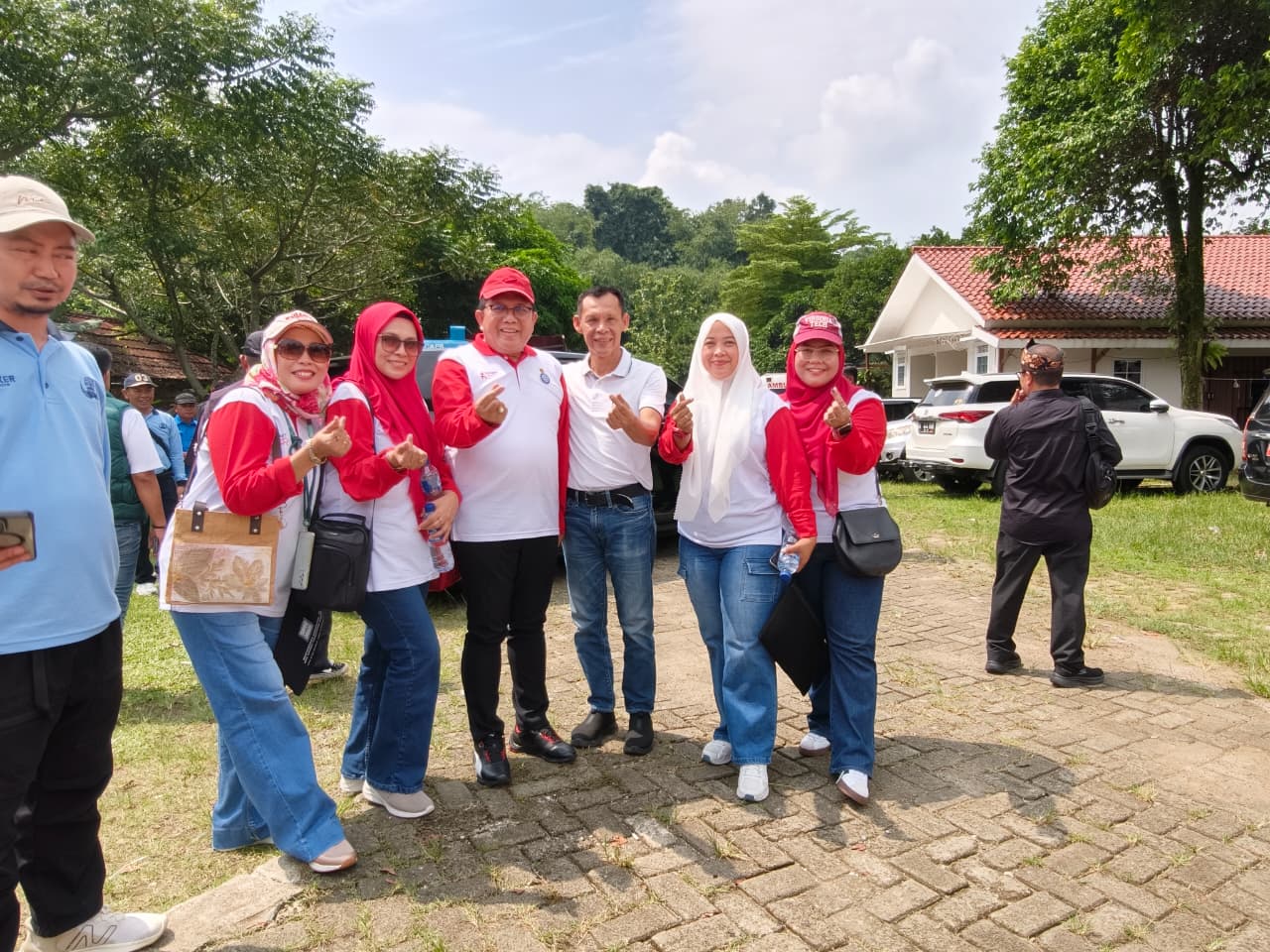 Ketua, Wakil Ketua dan Tim Sekretariat DPK APINDO Kab Bogor dalam acara Peringatan Hari Buruh Internasional Mayday 2026